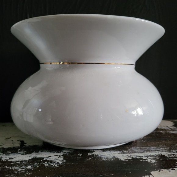 Antique White and Gold Porcelain Spittoon Monogrammed "N.J.", Antique Tobacciana - Picture 6 of 8